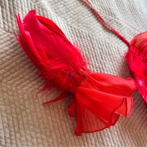 Red Feathered Ribbon Accessory - Picture 3 of 6
